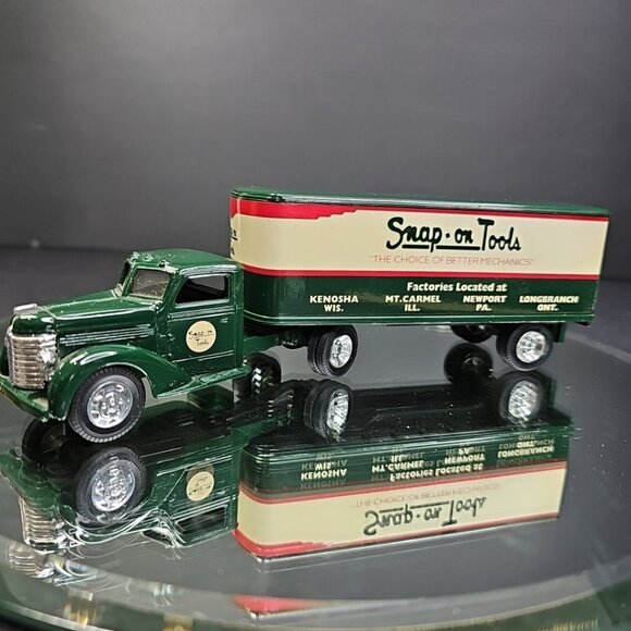 Ertl Snap-On 1948 Diamond T Tractor Trailer Die-Cast Metal Coin Bank Read - Picture 1 of 13